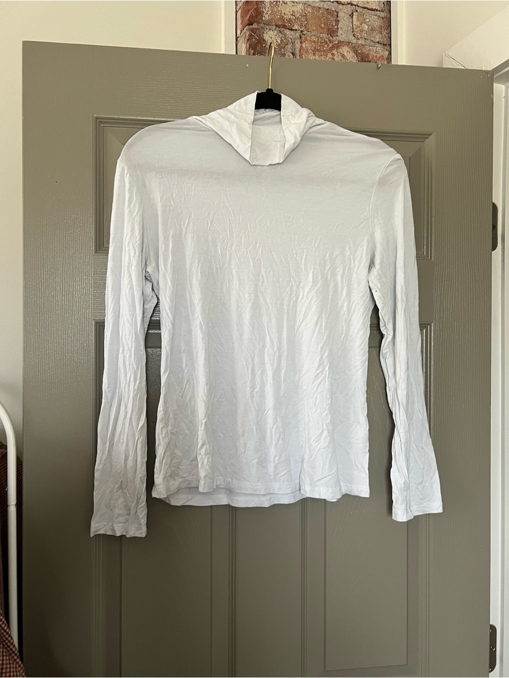 Lightweight White Turtleneck Long Sleeve Top
